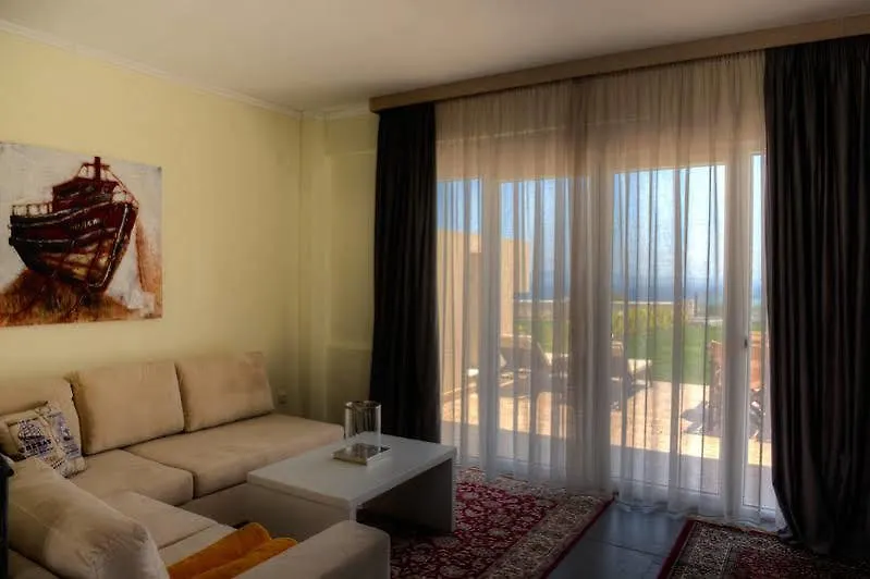 חניוטי Sunny Villa