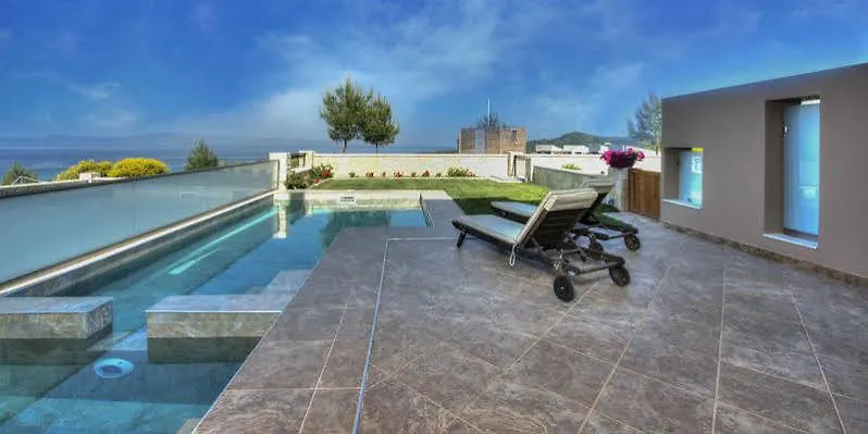 חניוטי Sunny Villa