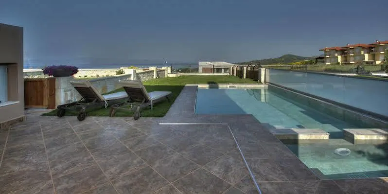 חניוטי Sunny Villa יוון