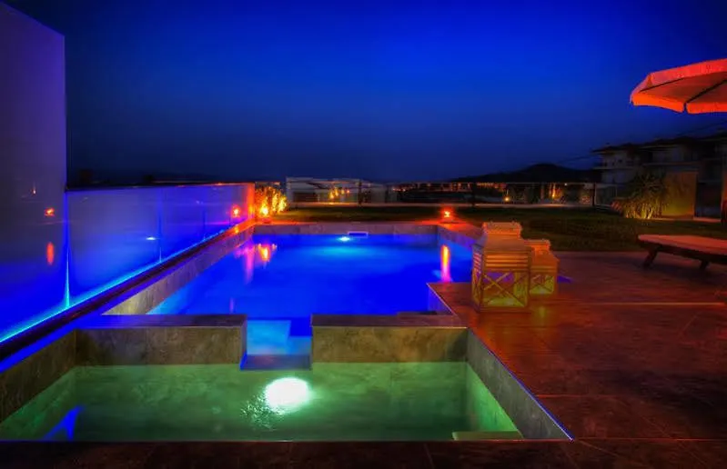 חניוטי Sunny Villa