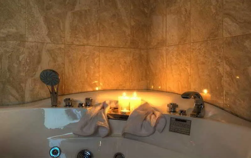 חניוטי Sunny Villa