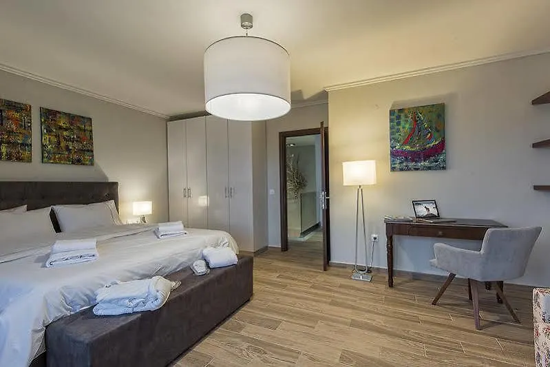 חניוטי Sunny Villa יוון